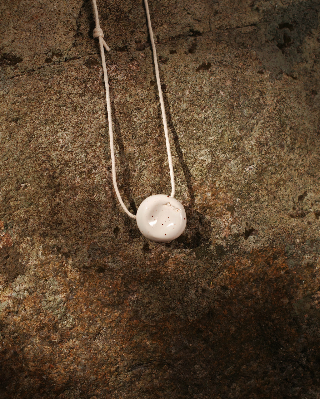 Worrystone Ceramic Necklace - Eggshell